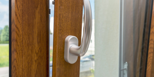 Puertas y Ventanas de Aluminio / PVC a medida Tortellà · Oscilobatientes - Abatibles