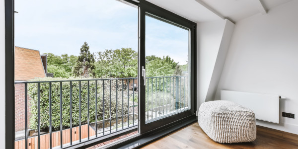 Puertas y Ventanas Seguridad de Aluminio / PVC Tortellà · Puertas Correderas a Medida